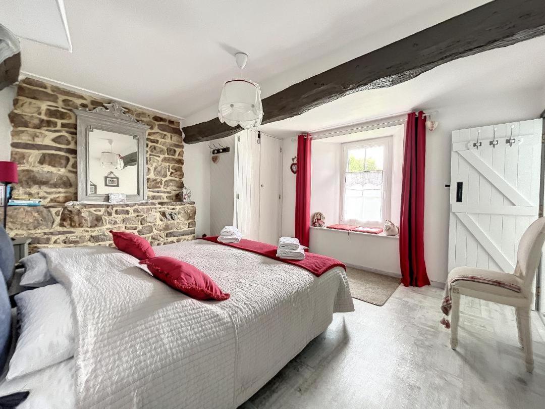 Montpinchon Chambres D'Hotes La Clef Des Champs المظهر الخارجي الصورة